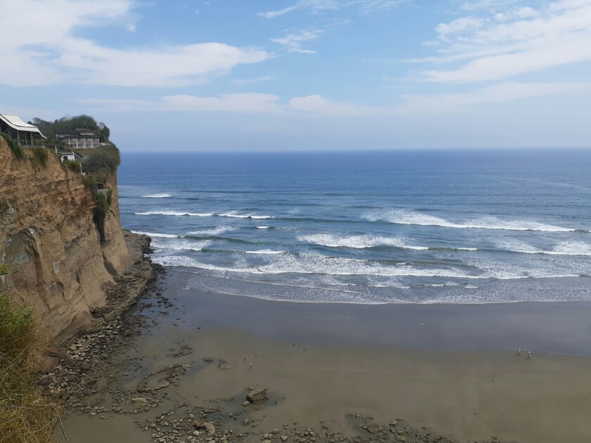 Surfing in Montanita