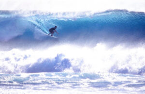 Cloudbreak surf Fiji