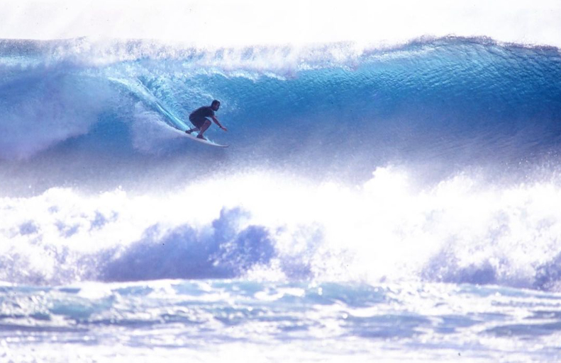Cloudbreak surf Fiji