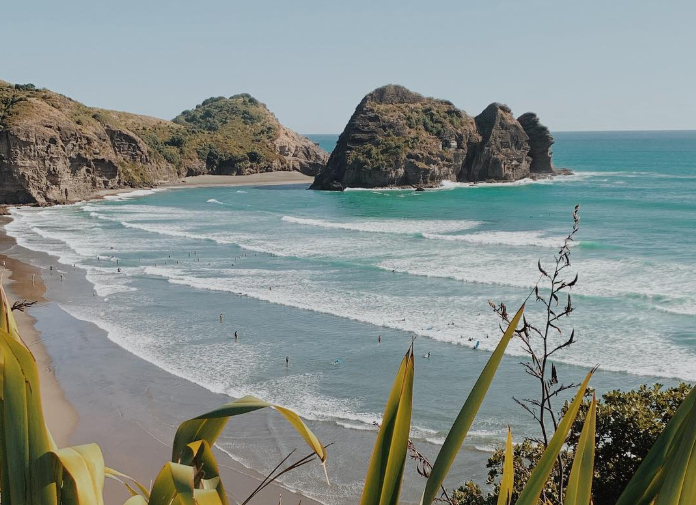 Piha surf new zealand